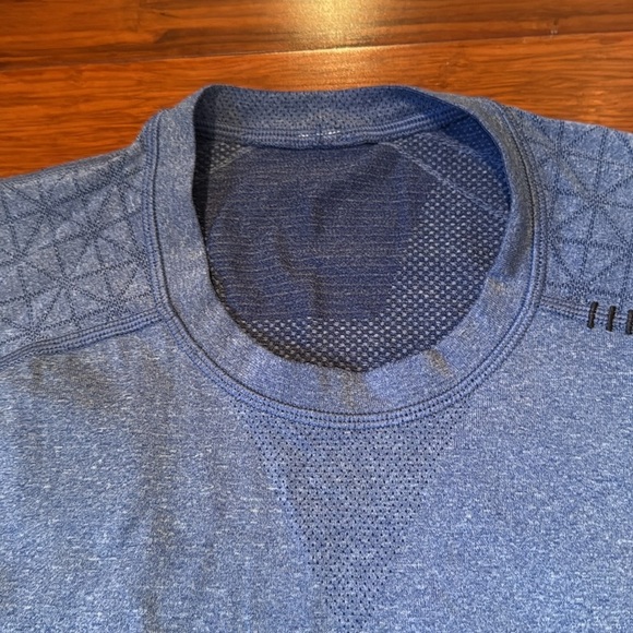 Men's Lululemon Tech Short Sleeve Shirt - Picture 4 of 8